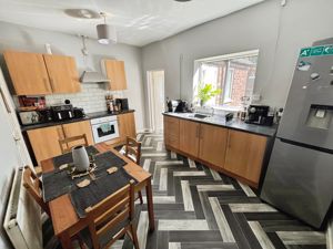 Kitchen- click for photo gallery